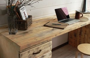 Деревянный письменный стол для кабинета в Вологде