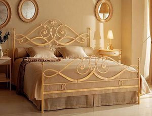 Кованая кровать – предмет мебели или произведение искусства?
