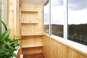 Заказать внутреннюю и наружную отделку балкона в Орске