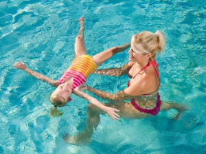Научить ребенка плавать.