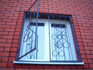 Решетки на окна: как обезопасить дом.