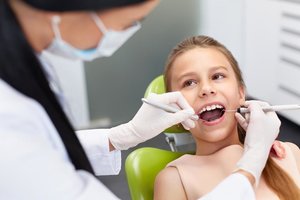 Прием детского зубного врача. Запишитесь онлайн!