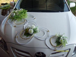 Свадебные украшения на машину.