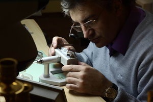 Мастер по ремонту часов в Вологде