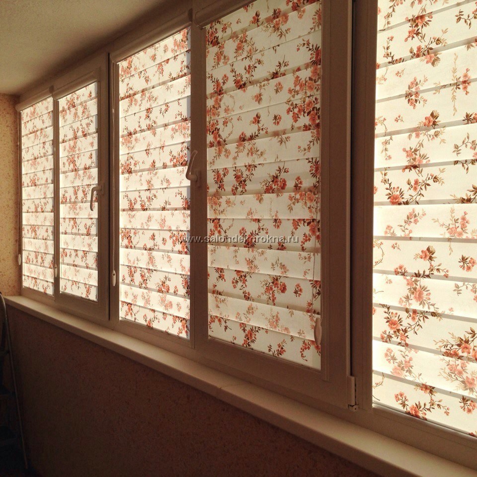 Свежие фотографии наших работ с рулонными шторами "Зебра" системы "Уни", установленными на балкон